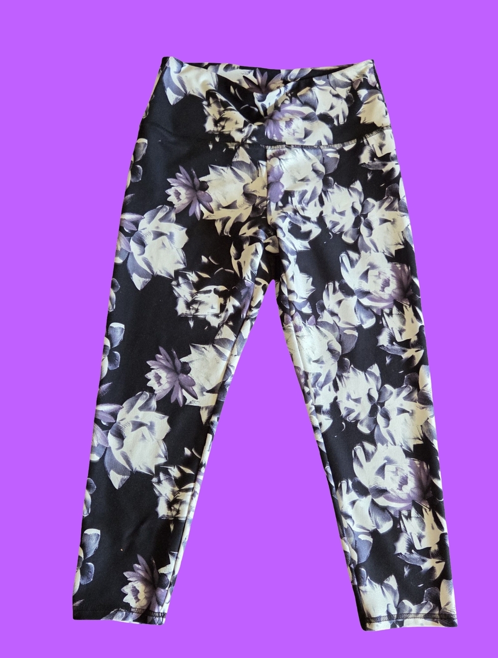 Balance Collection Black Leggings with White and Purple Floral Print Size L
